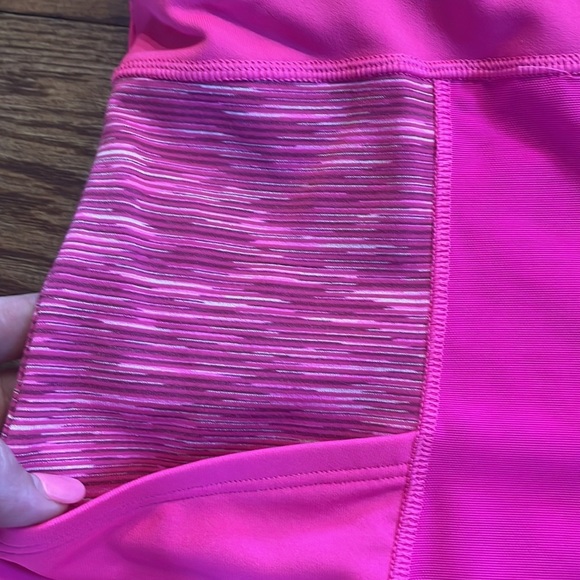 ATHLETA PR SPORTS RACERBACK TANK. BUILT IN BRA, BACK 2 POCKETS FUCHSIA SZ SMALL - Picture 8 of 10